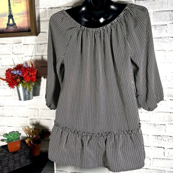 🎉HP🎉Maurices Elastic waist Top/Blouse Size Medium in EUC!! - Picture 3 of 3